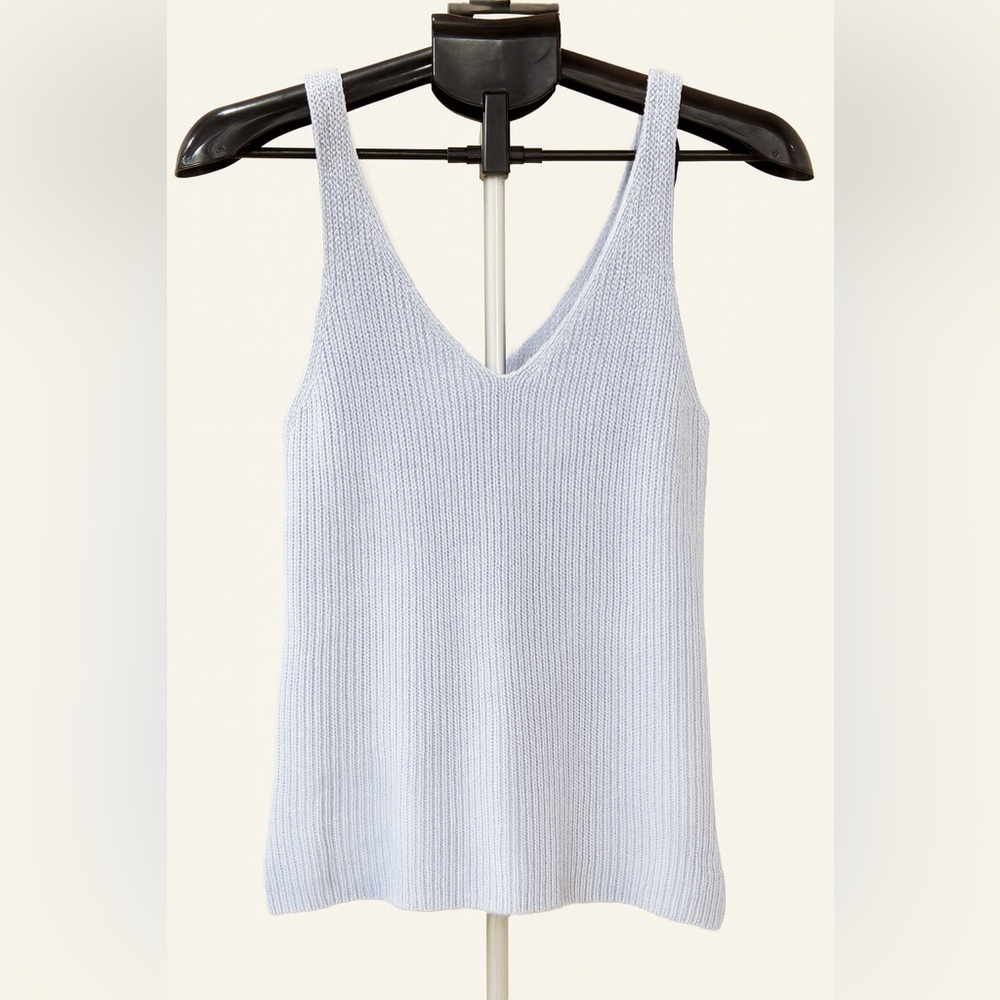 525 America Light Blue Ribbed Knit Sweater Tank Top V Neck Split Hem Size Medium